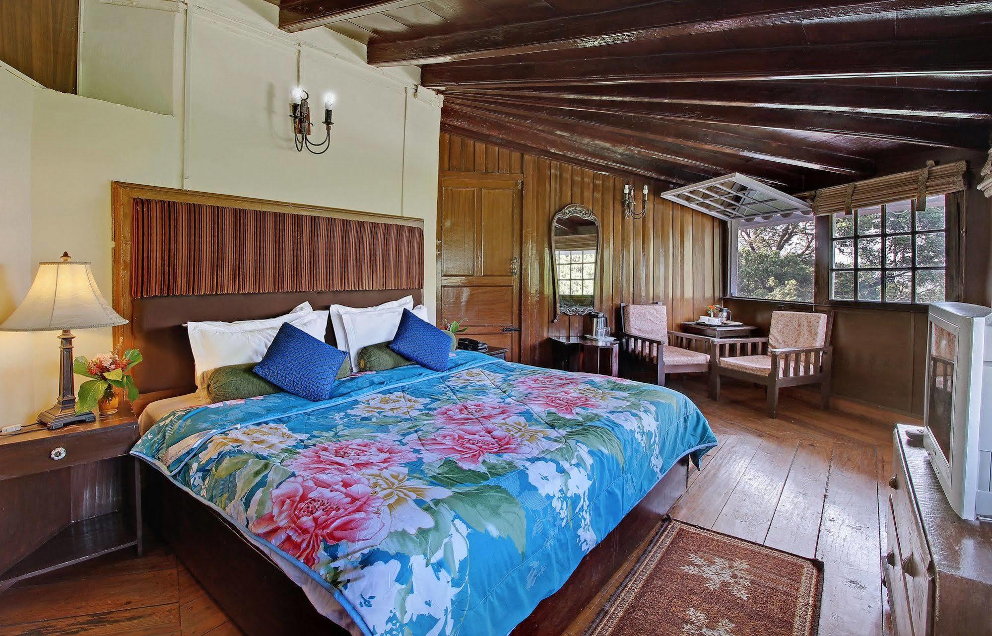 Chevron Rosemount Hotel Ranikhet Bagian luar foto
